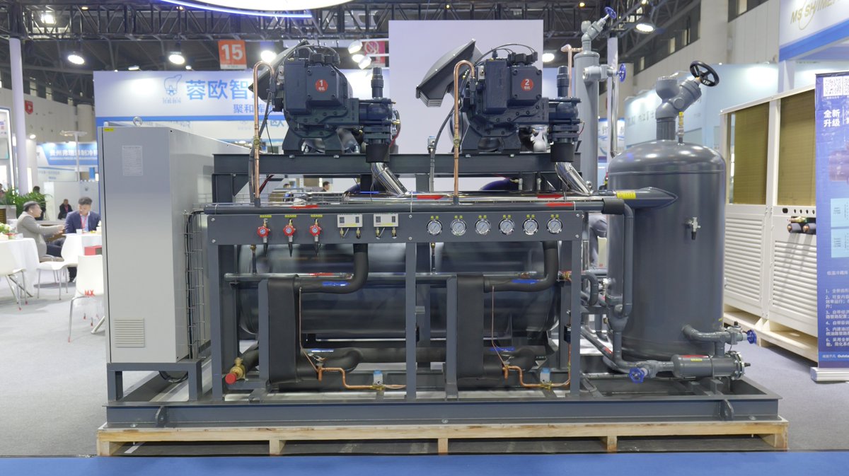 库多制冷展会现场交流